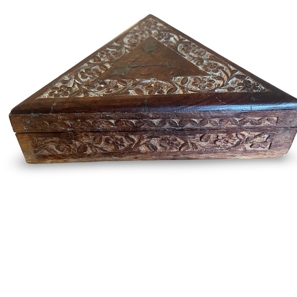 Carved Triangular Jewelry Box - Picture 3 of 6